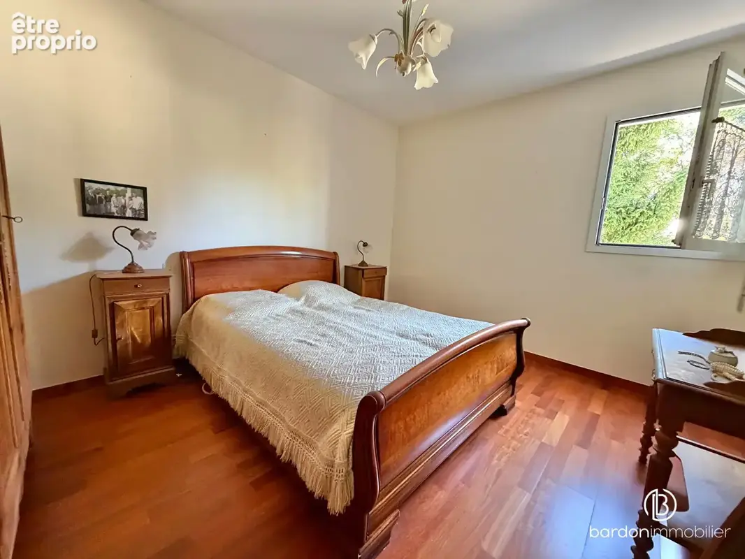 Maison 6 pièces - 140 m² - Centre ville de La Garnache - photo 7