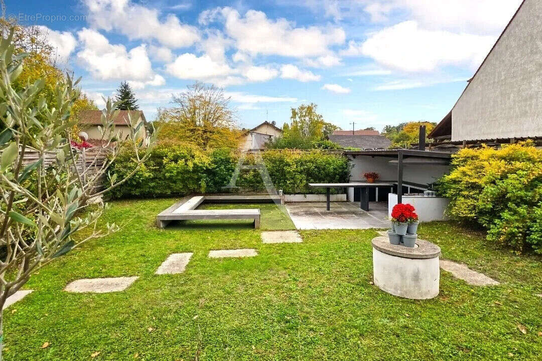 Maison à AUVERS-SUR-OISE