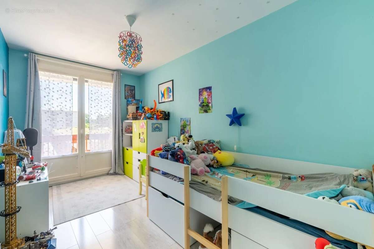 Appartement 78 m² à Acheres  - photo 9