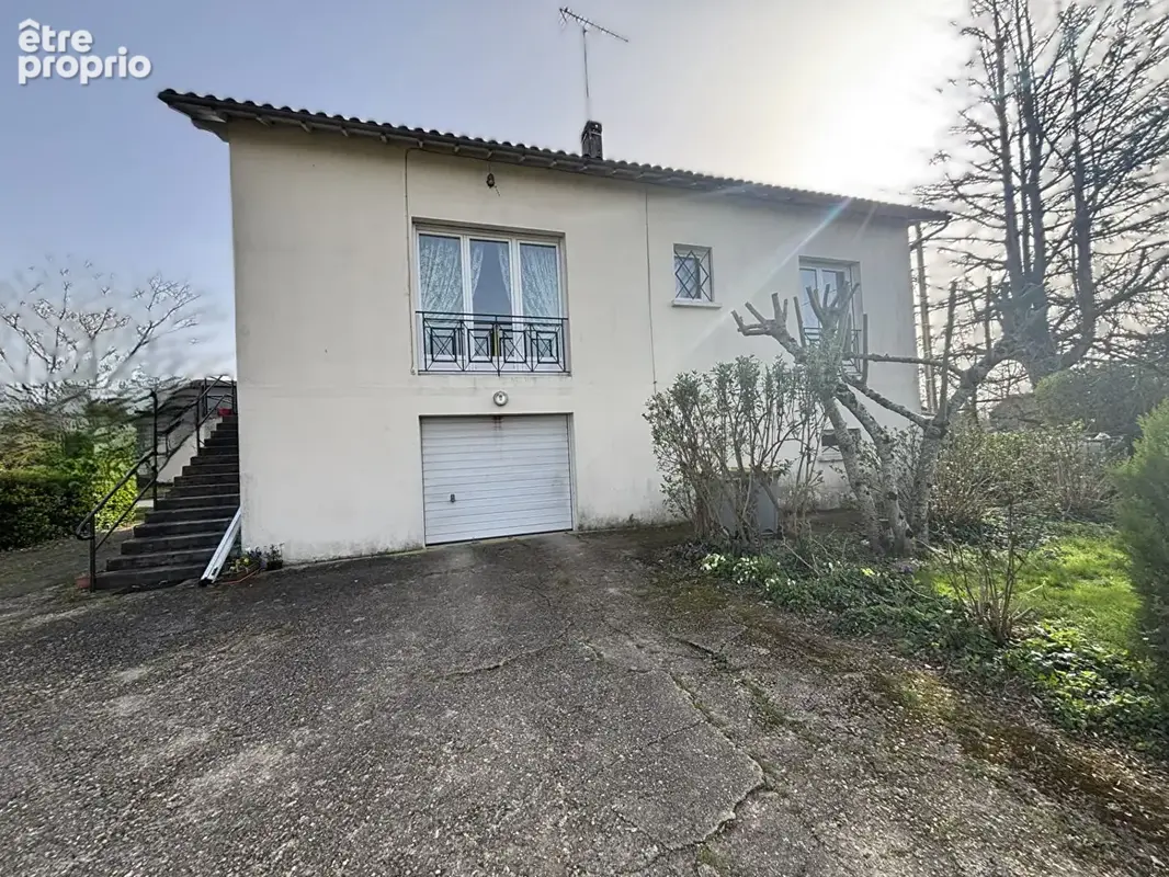 Maison à SAINT-MARTIAL-D'ARTENSET