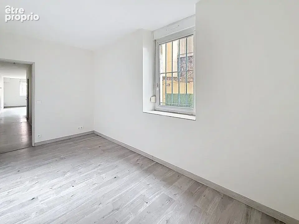 KNUTANGE - Appartement F3 de 67,20 m2 au RDC surélevé d'une petite copropriété bénévole -- 73 000,- € - photo 8