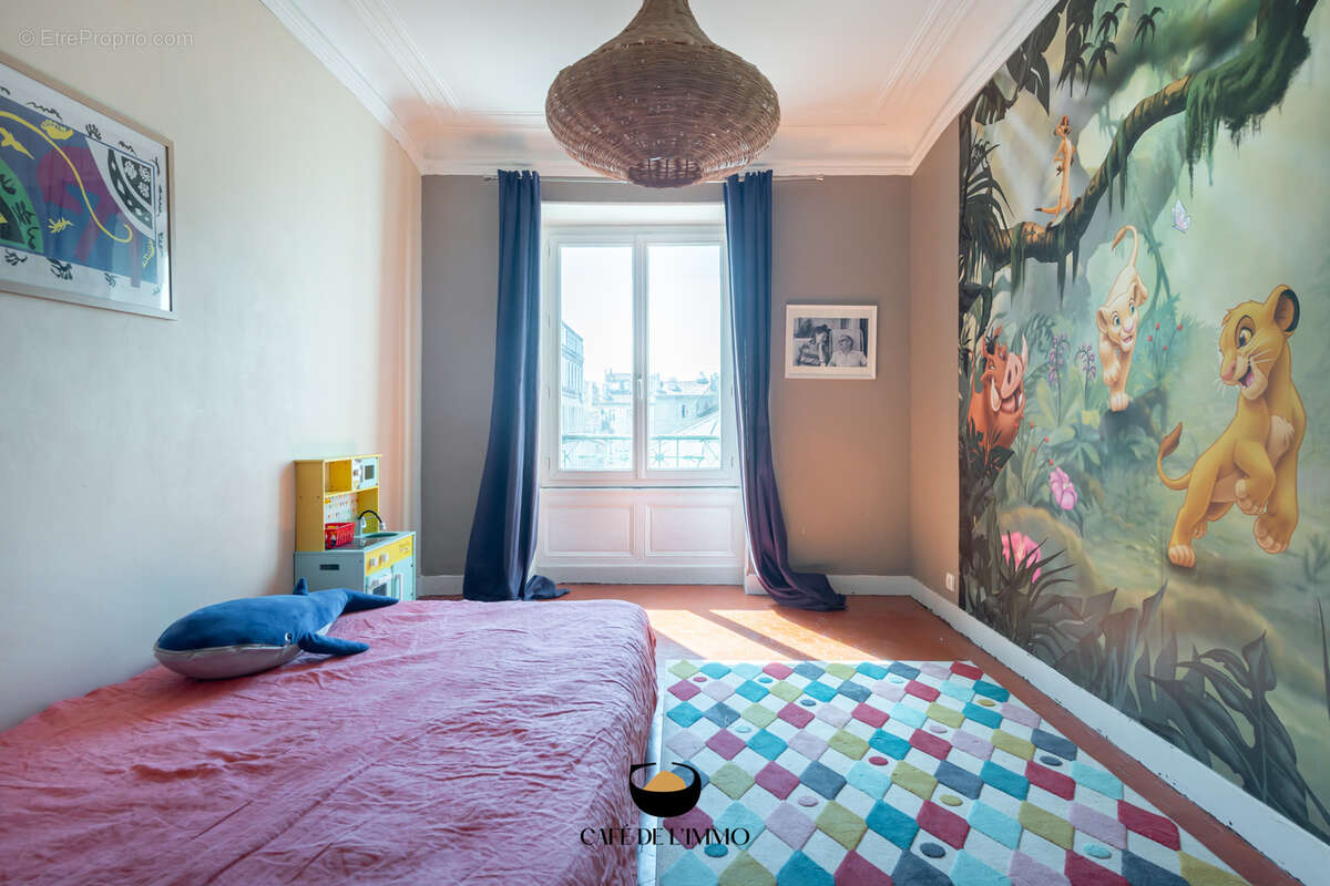 Appartement à MARSEILLE-1E