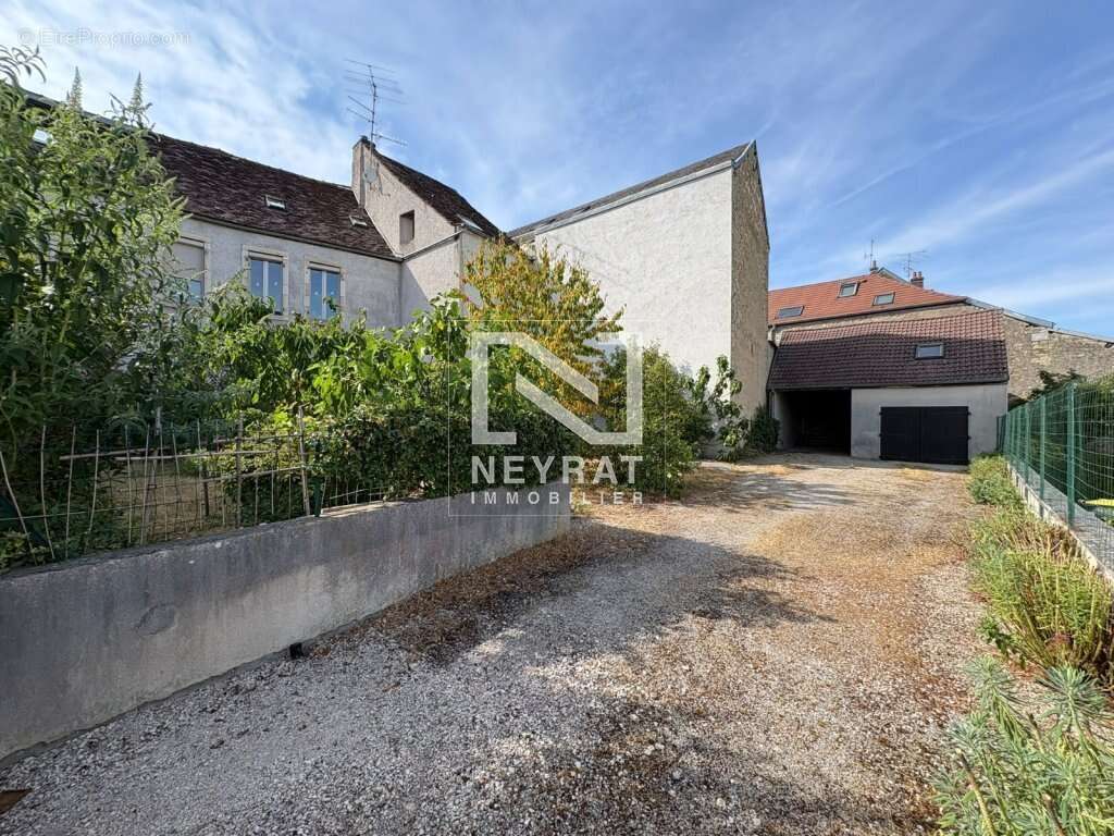 Appartement en rez-de-jardin avec garage - Vieux Chenove - photo 16