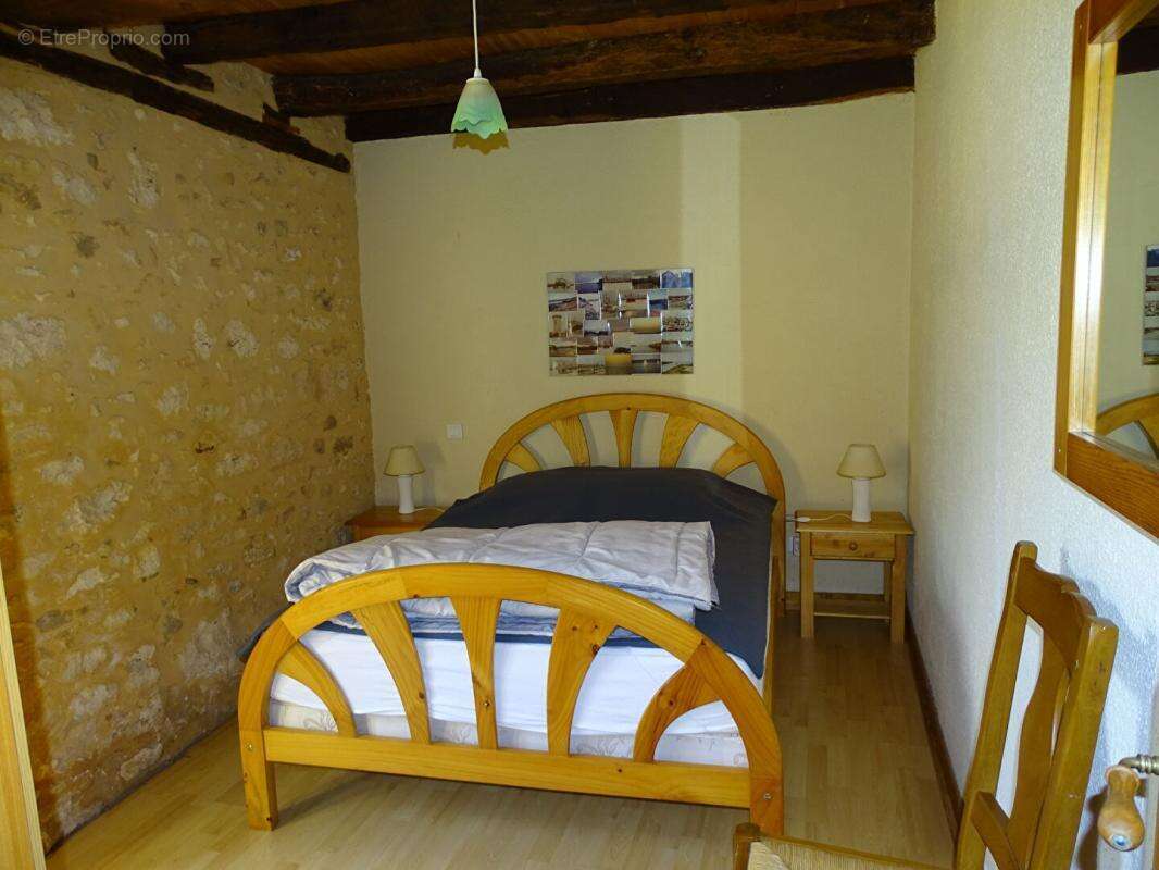 Ensemble immobilier Saint Leon Sur Vézère 8 pièce(s) 210.48 m2 - photo 9