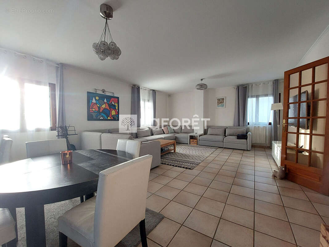 Maison à VILLEMOMBLE