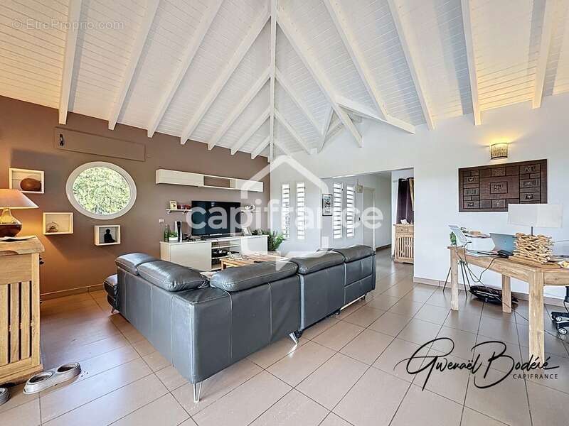 Maison à PETIT-BOURG