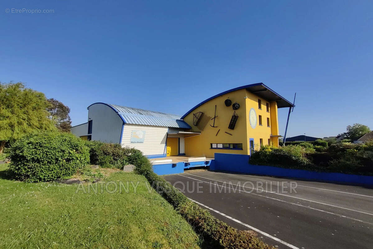 Commerce à MONTMARTIN-SUR-MER