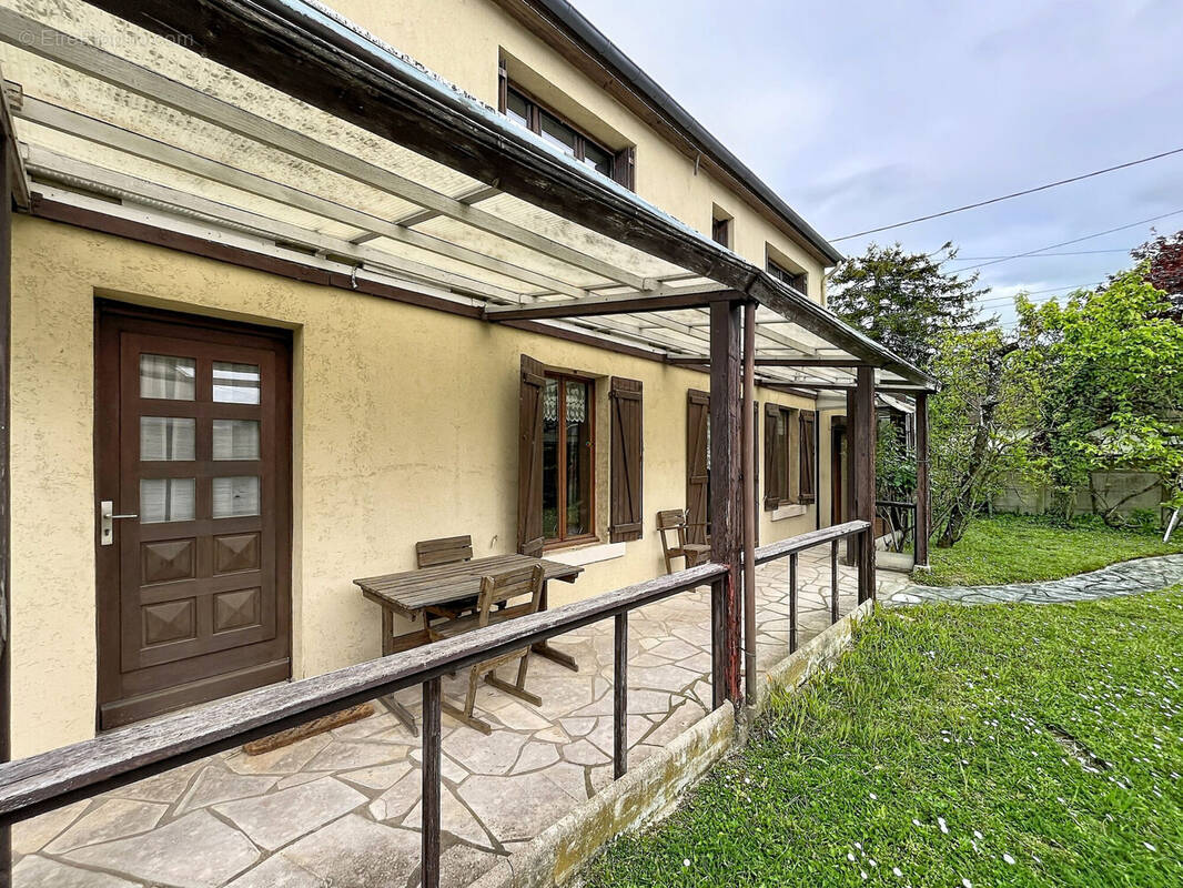 Maison à CHEVILLY