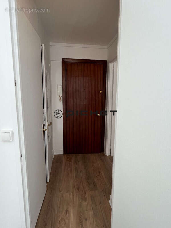 Paris 17ème - Ternes / Champerret - Studio de 35,18 m² avec cave et ascenseur - photo 12