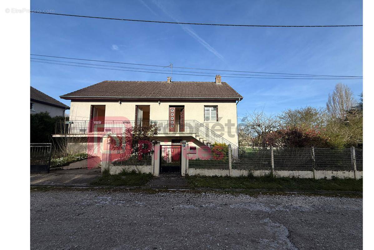 Maison à COSNE-COURS-SUR-LOIRE