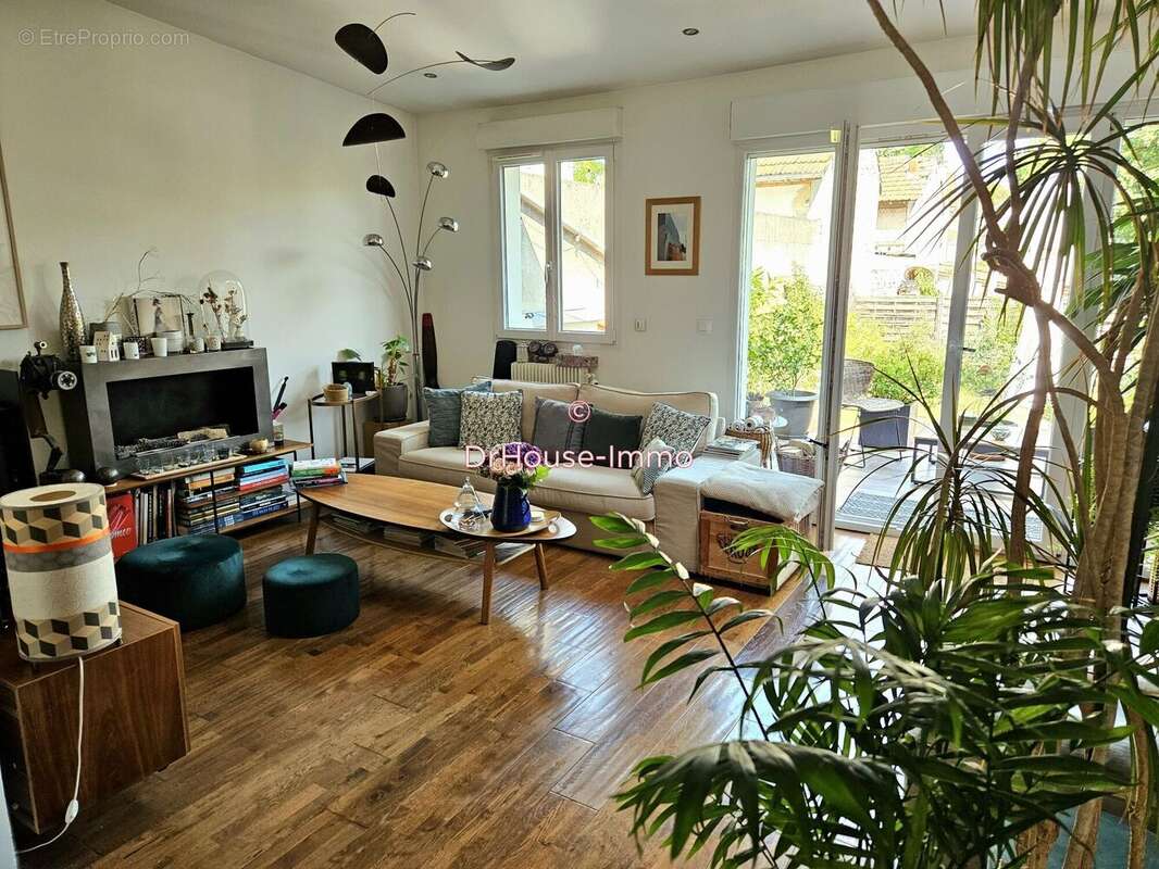 Maison à SAINT-MAUR-DES-FOSSES