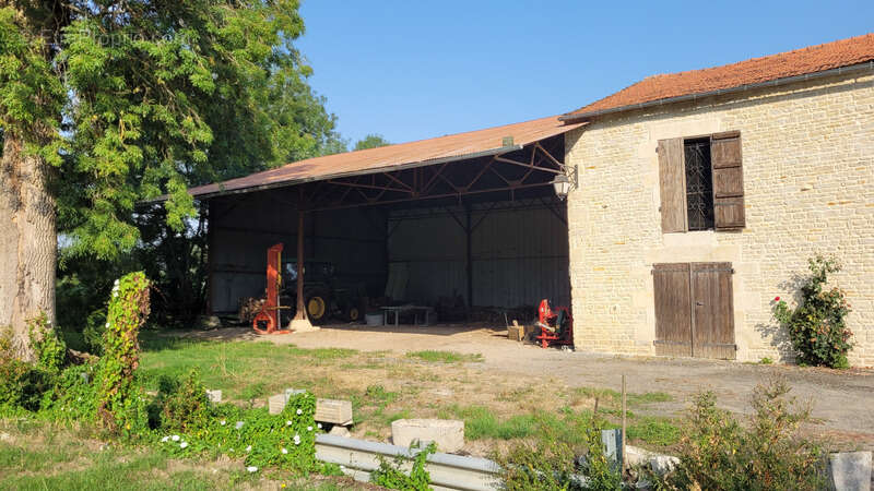 Maison à MAUZE-SUR-LE-MIGNON