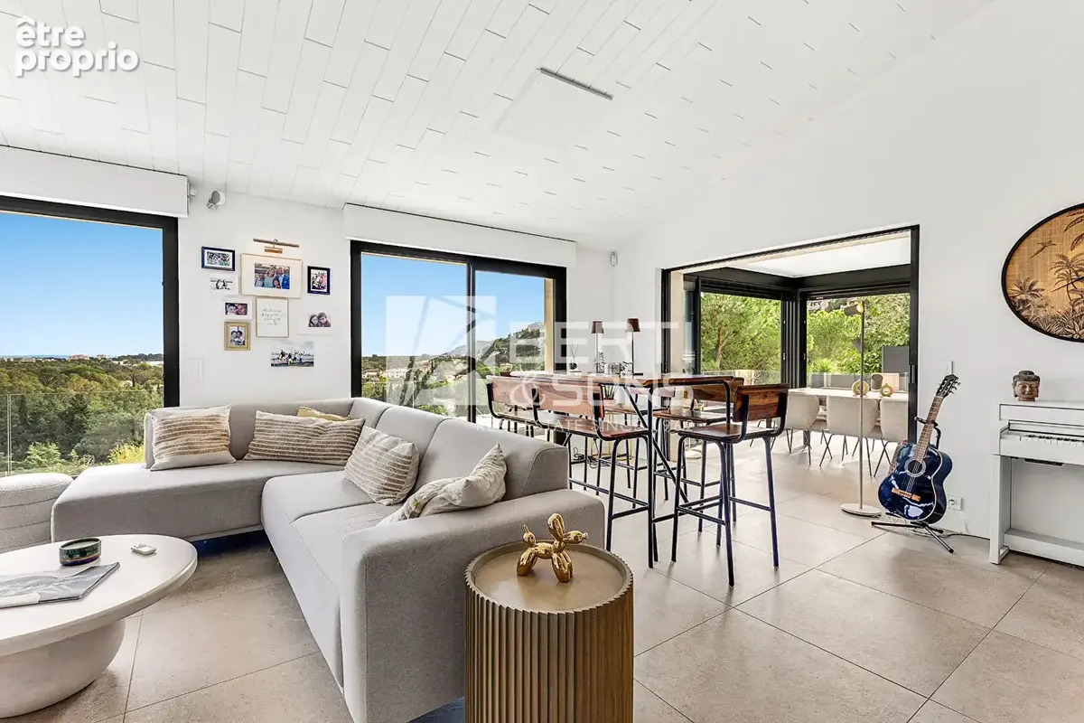 Exclusivité - villa provençale rénovée - piscine - vue dégagée jusqu'à la mer - photo 7