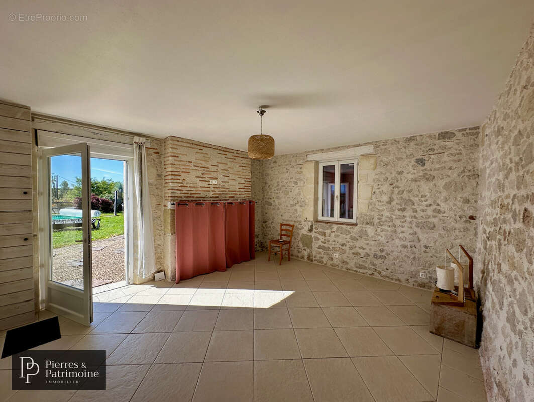 Maison à MAUVEZIN-SUR-GUPIE