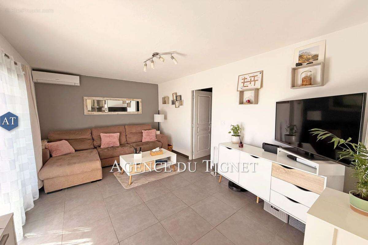 Appartement à PEYMEINADE