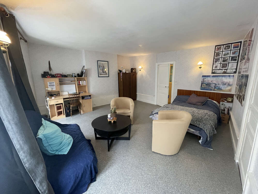 Appartement à ROCHEFORT-MONTAGNE