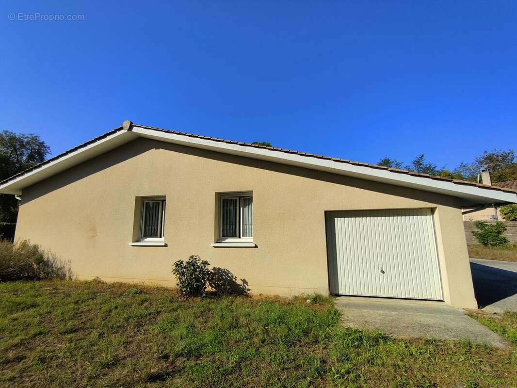 Maison à SAINT-MICHEL-DE-RIEUFRET