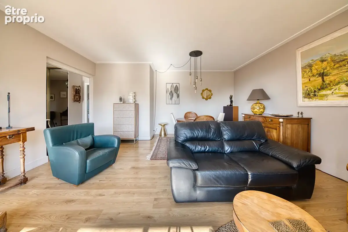 T4 avec grand balcon - Étage élevé - Vue dégagée - Garage et Cave - photo 5