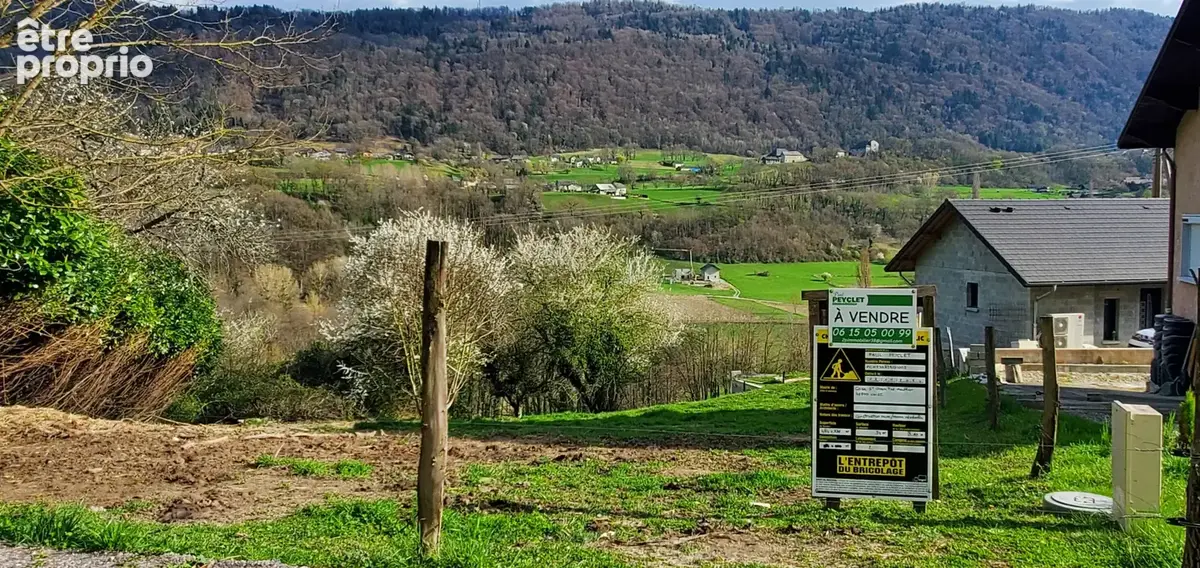 Terrain entierement viabilise avec assainissement collectif - 761m2 - photo 5