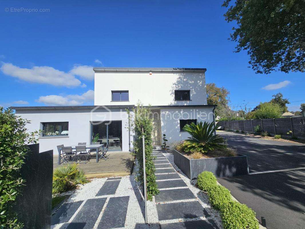 Maison à BAINS-SUR-OUST