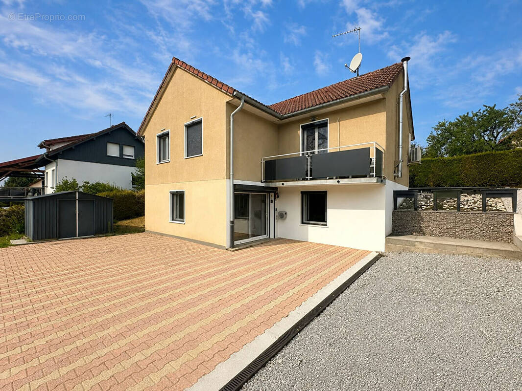 Maison à AUBONNE