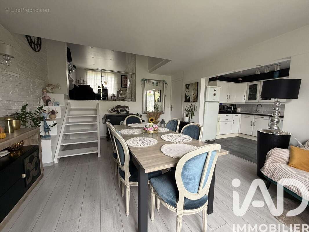 Photo 2 - Maison à TORCY