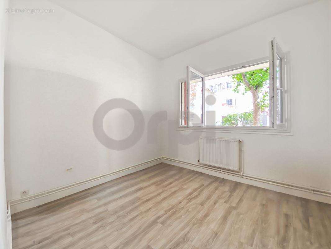 Appartement à PARIS-20E