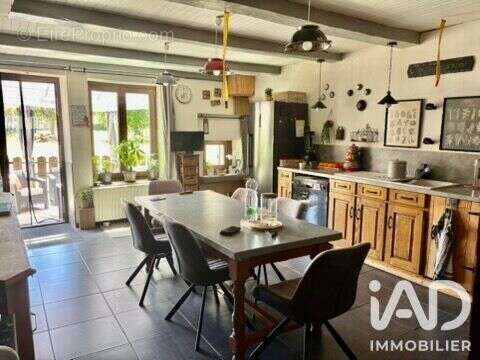 Maison 184 m² à Pressigny  - photo 4