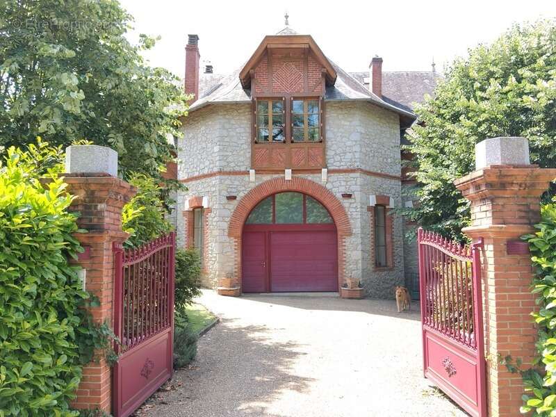 Maison à VILLEFRANCHE-DE-ROUERGUE