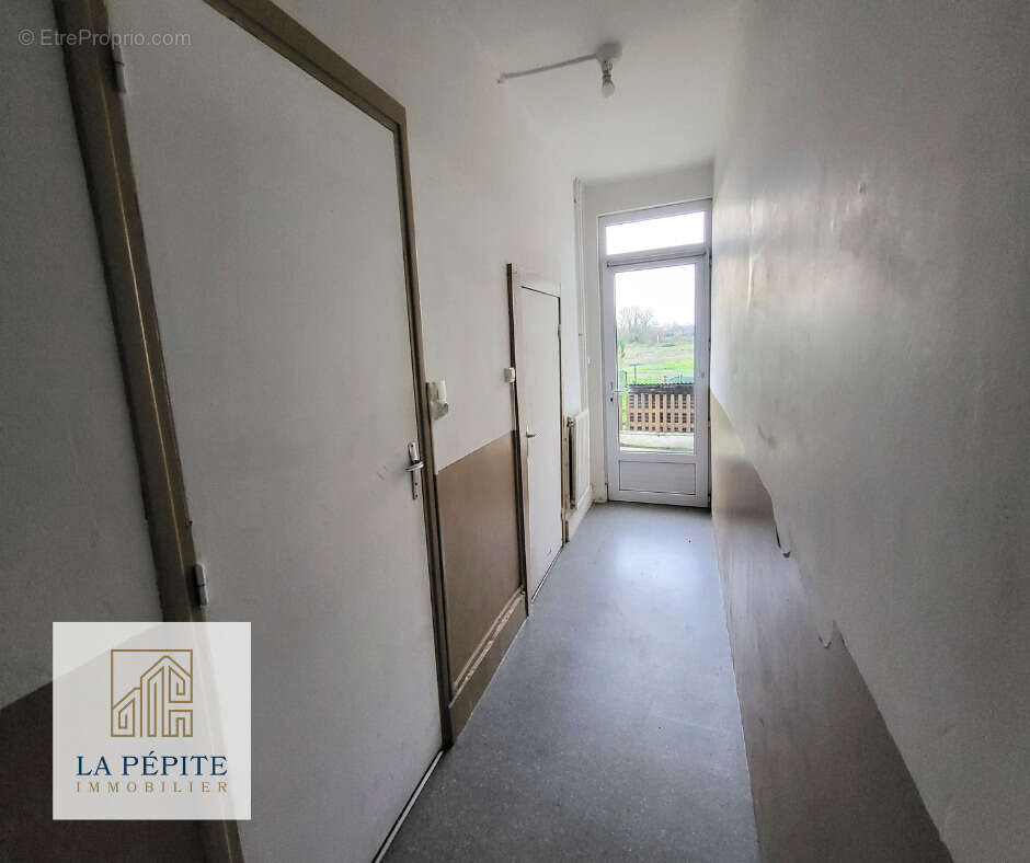 Maison à PONT-SUR-SAMBRE