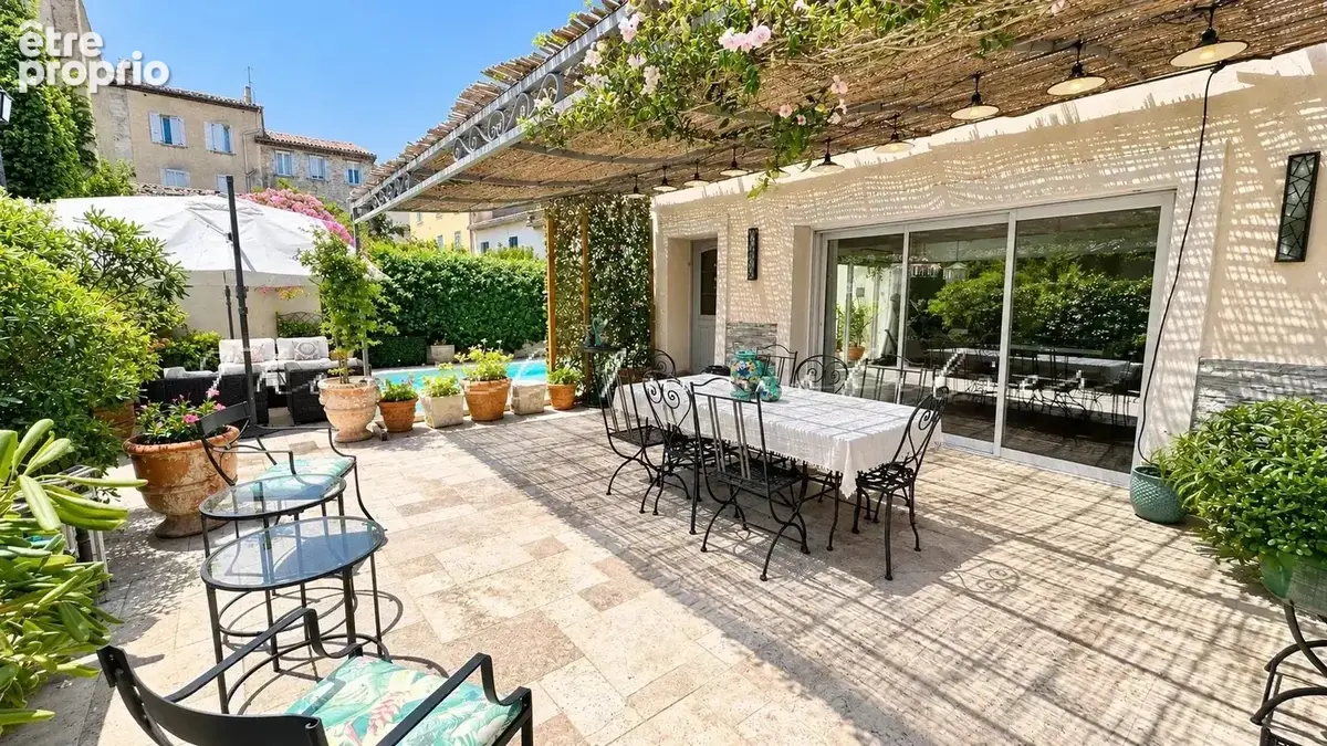 Maison à LA GARDE-FREINET