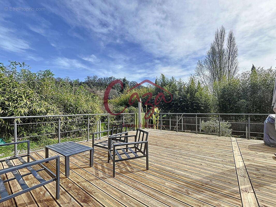 Maison à CAMBLANES-ET-MEYNAC