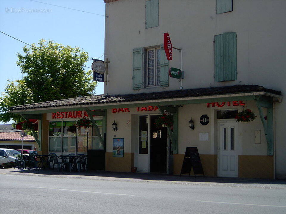 Autre à PORT-SAINTE-MARIE