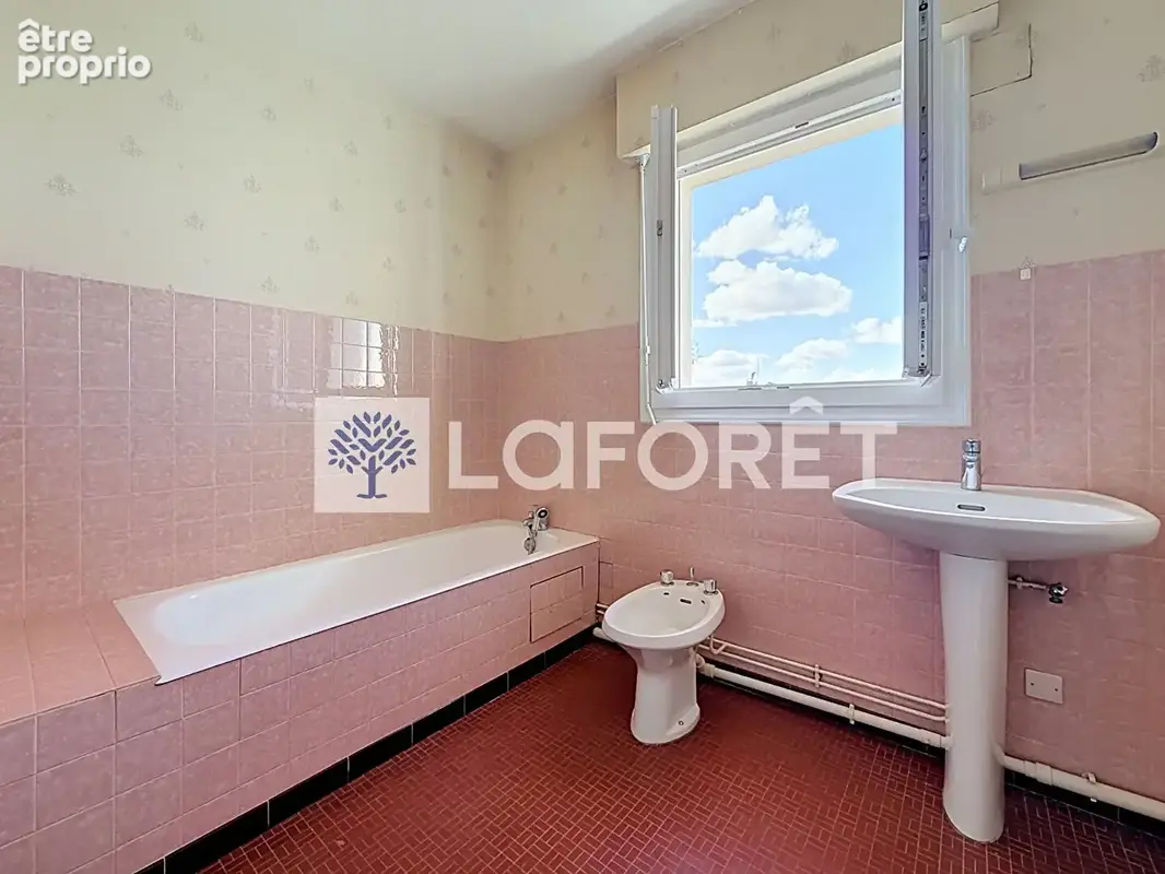 Appartement Bressuire centre - 72 m2 - photo 4