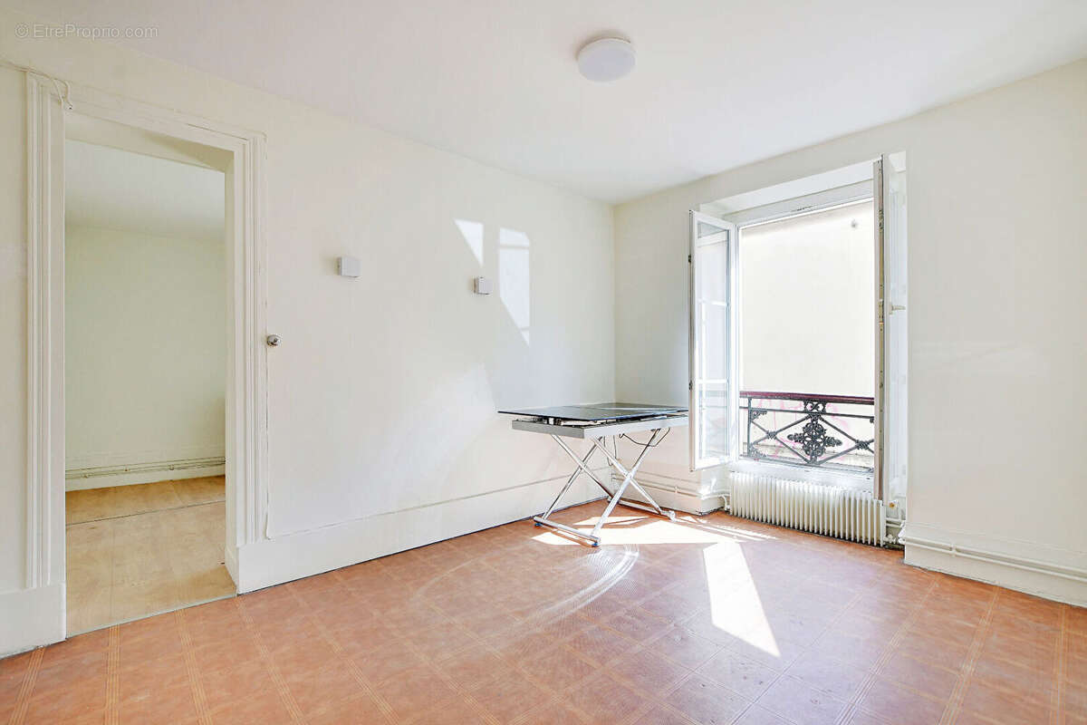 Appartement à PARIS-10E