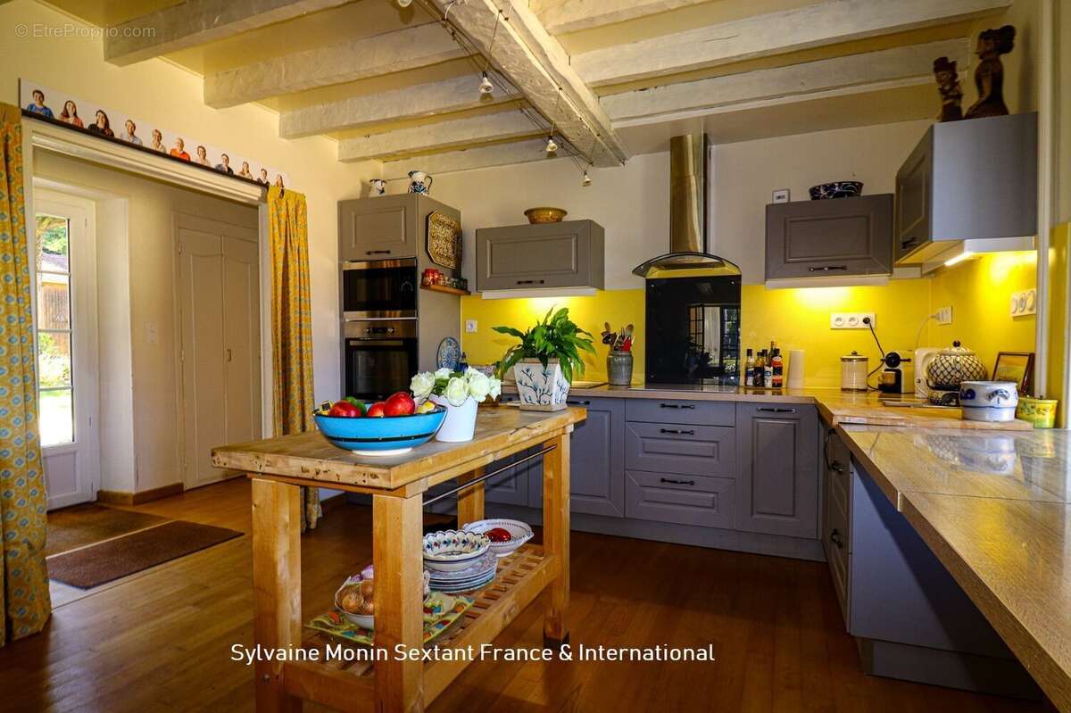 Maison à SAINT-MEDARD-D&#039;EXCIDEUIL