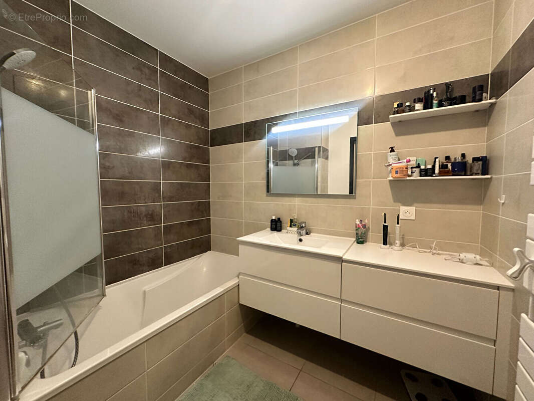 Vétraz-Monthoux : Appartement 4 pièces en rez-de-chaussée 79.32 m² avec terrasse de 31.61 m² - photo 6