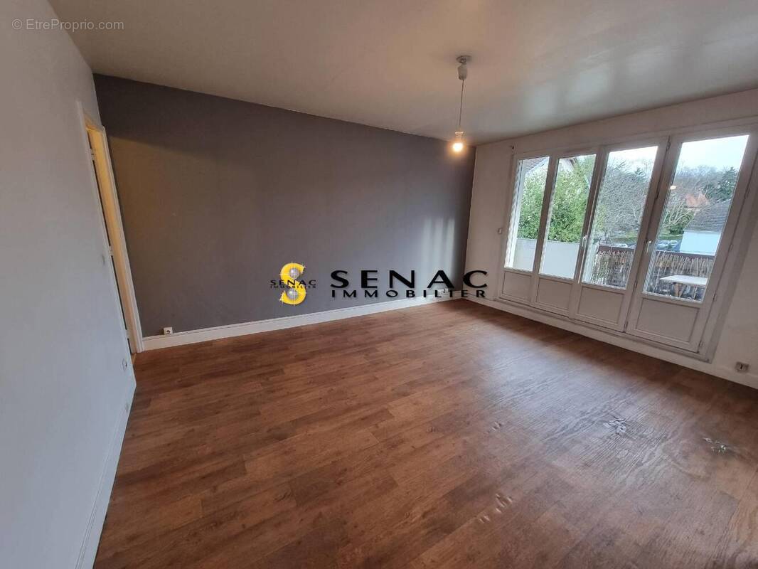 Appartement à FREPILLON