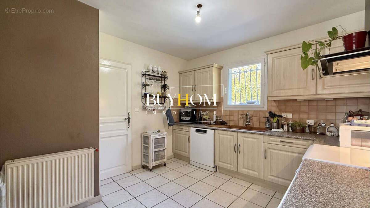 Maison à L&#039;ISLE-SUR-LA-SORGUE