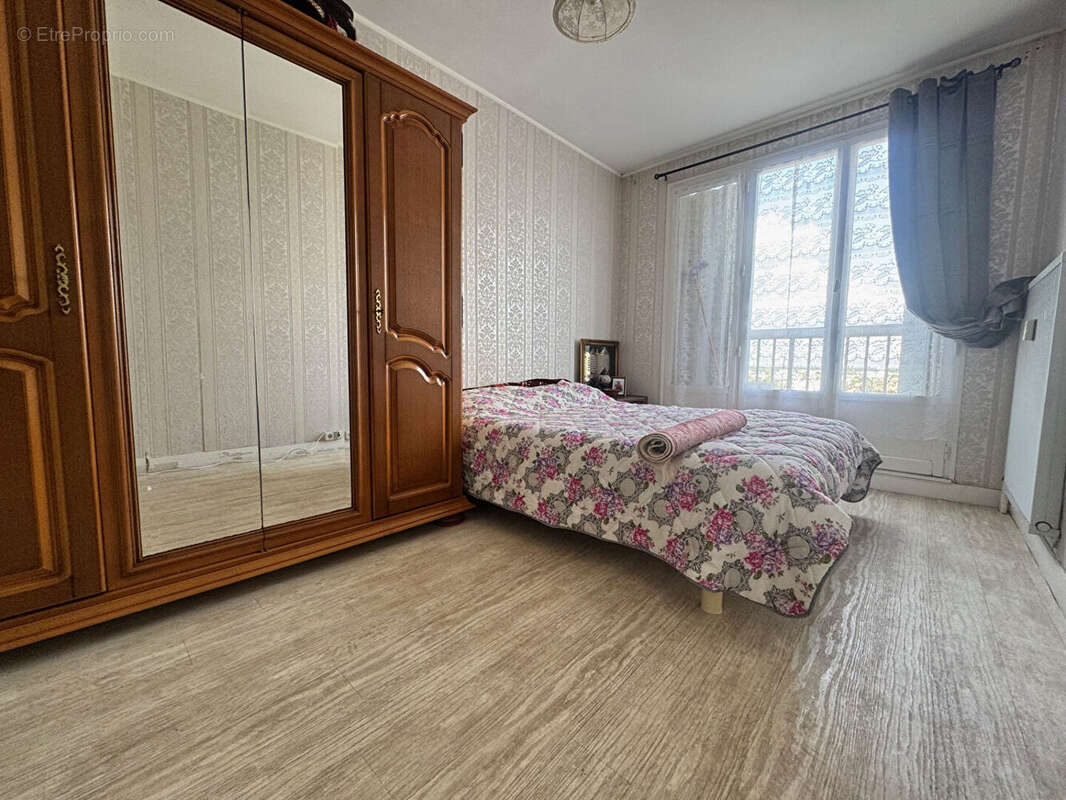 Appartement à SAINT-JEAN-DE-BRAYE