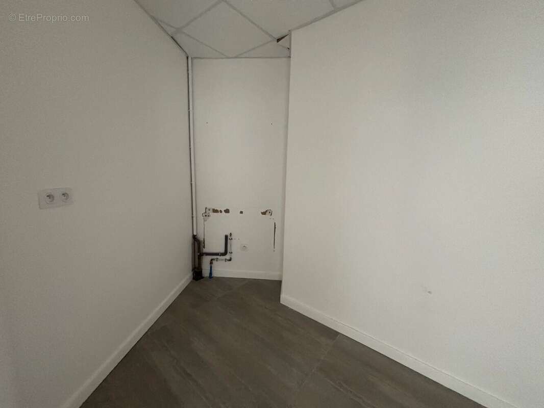 Commerce 65 m² à La Salvetat-Saint-Gilles  - photo 7