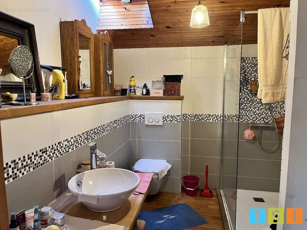 Troubat : Maison de village de charme entièrement rénovée par des artisans au coeur de la Barousse - photo 9