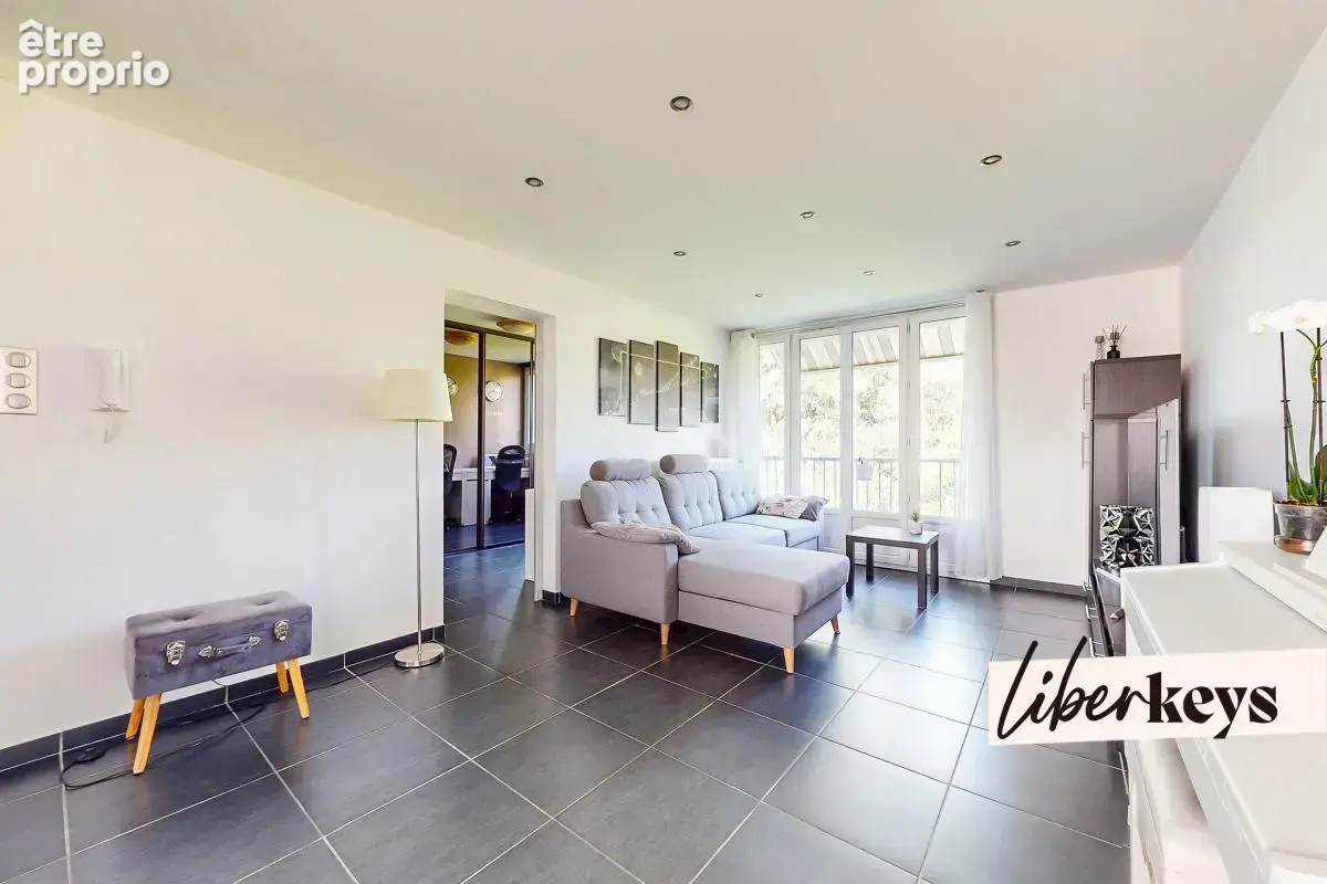 T3 clé en main de 60 m² avec garage, cave et parc privé à BRON - photo 3