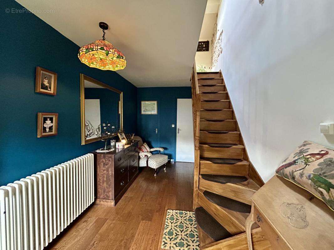 maison type longère 179m2 - terrain 1ha - garages et granges - photo 6