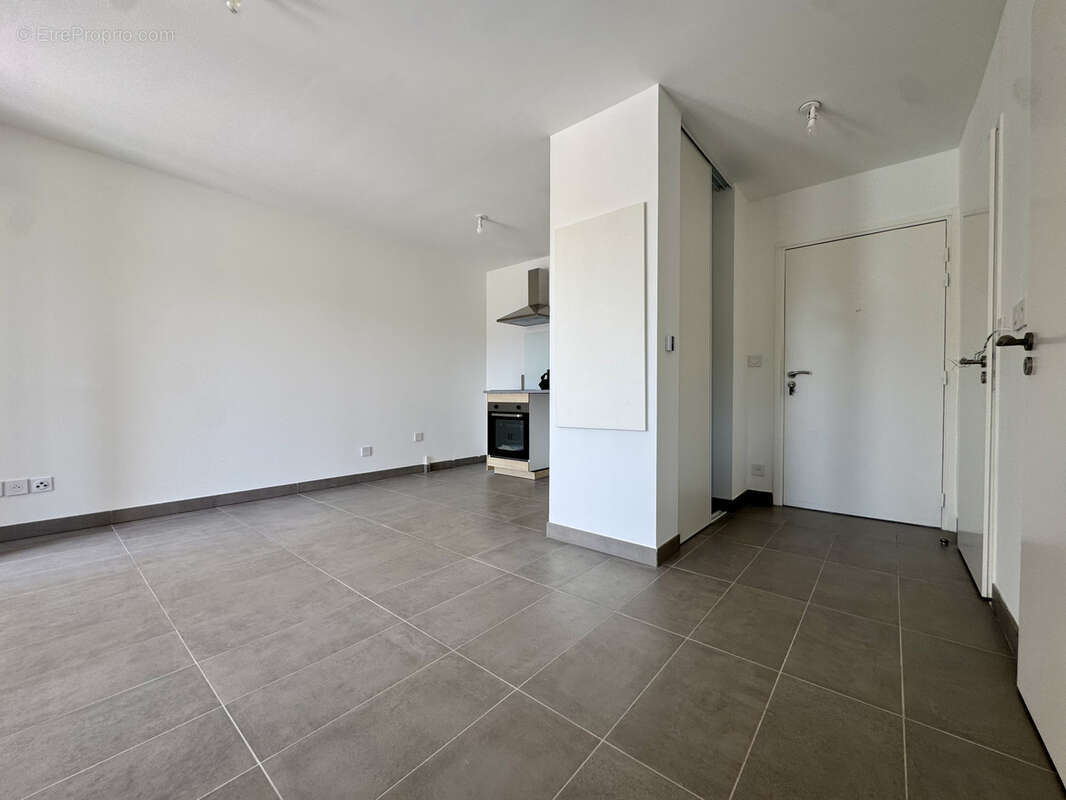 Appartement de type T2 en rez de chaussée au sein d'une résidence avec piscine à La Londe les Maures - photo 4