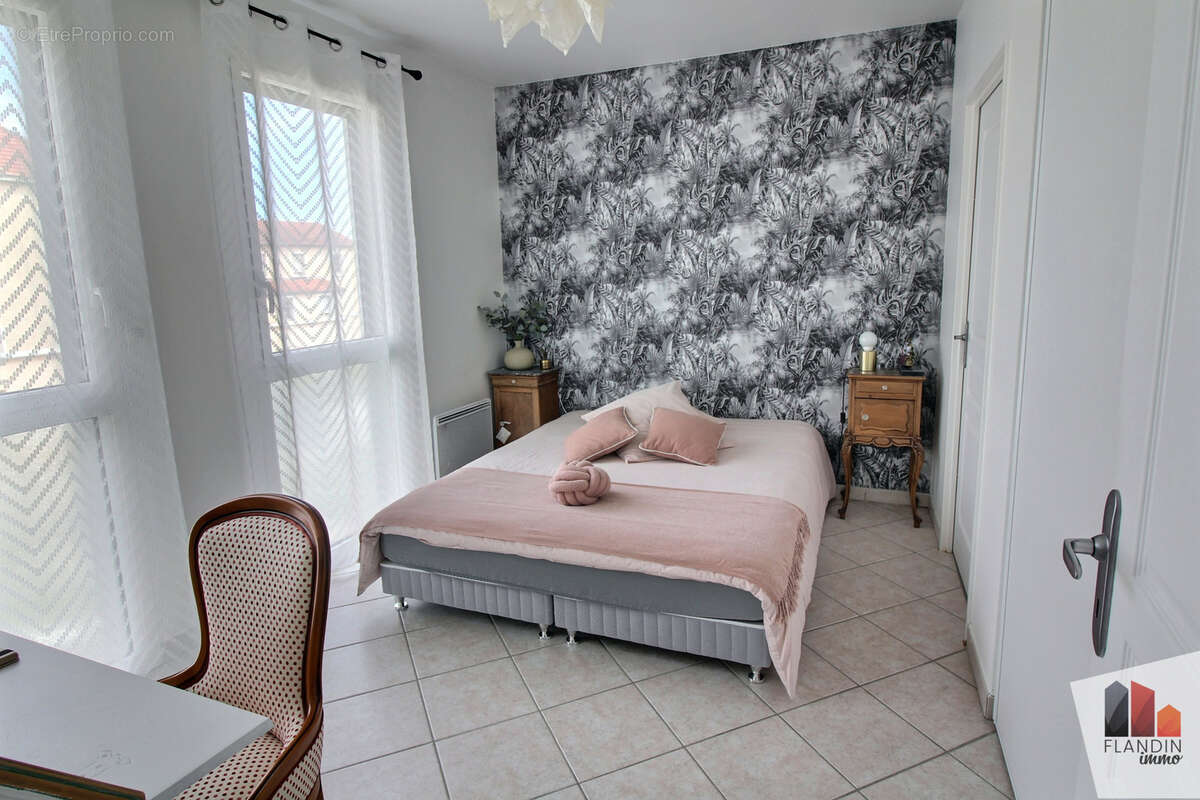 Appartement T4 de 96m2 avec terrasse et box fermé - photo 7