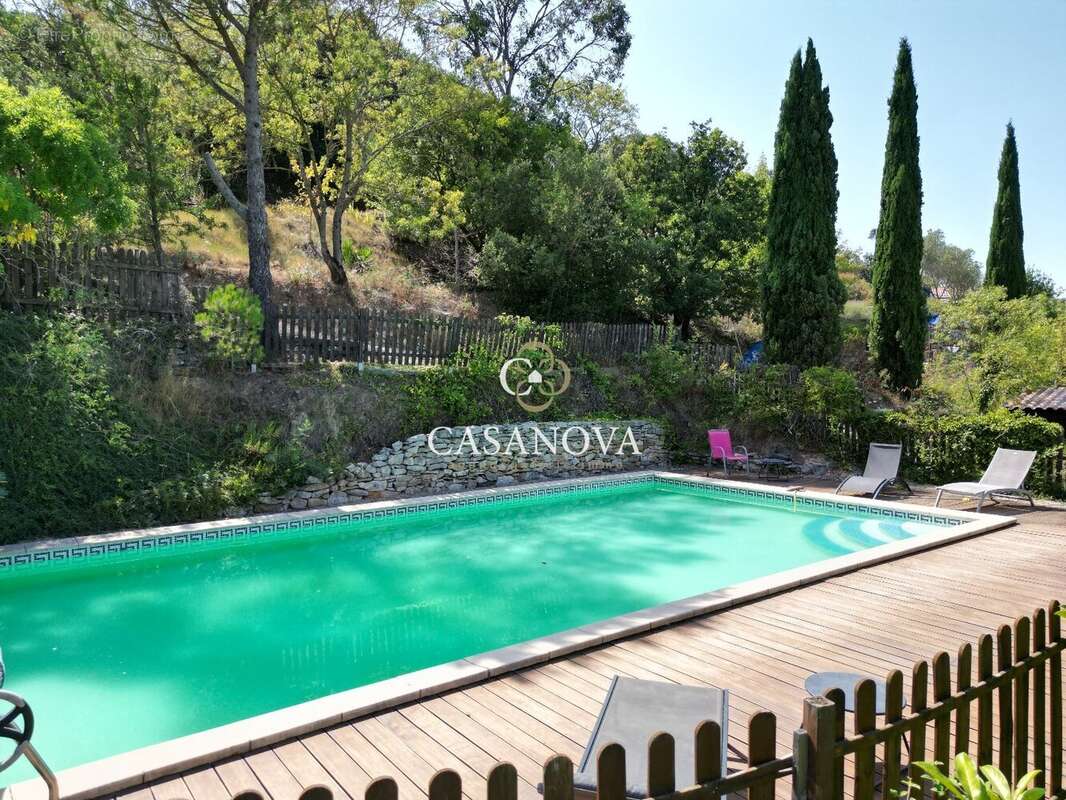 Point de VUE PANORAMIQUE. Bâti de CARACTERE avec piscine et 250 m² habitables et possibilité de projet touristique (chambres d'h - photo 12