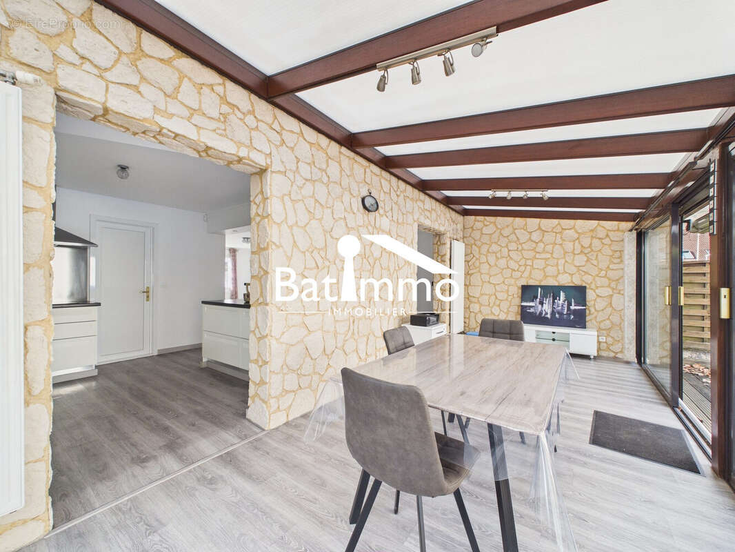 Maison à ARS-SUR-MOSELLE