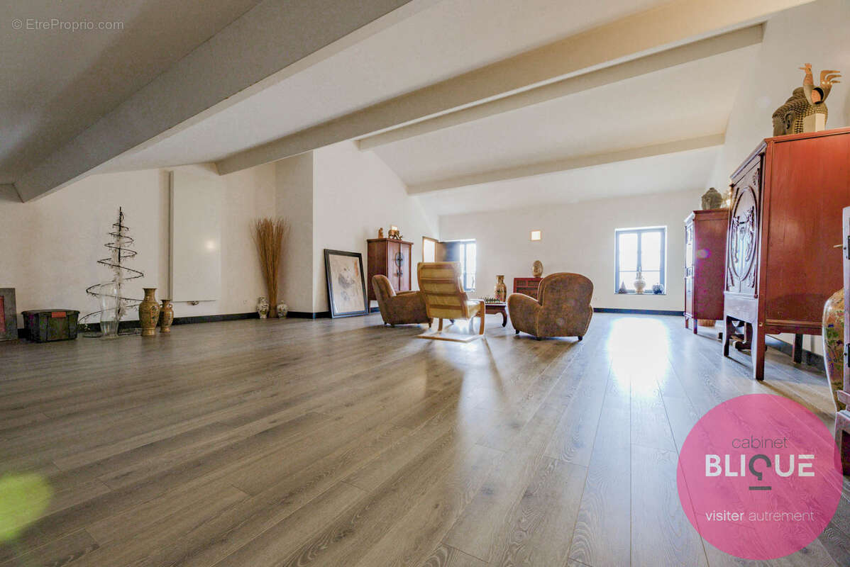 Maison à LAY-SAINT-CHRISTOPHE