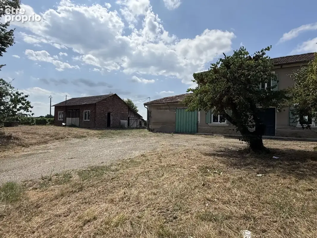 Maison de Type F5-120m2 habitables sur 2 niveaux (à rénover) - photo 4